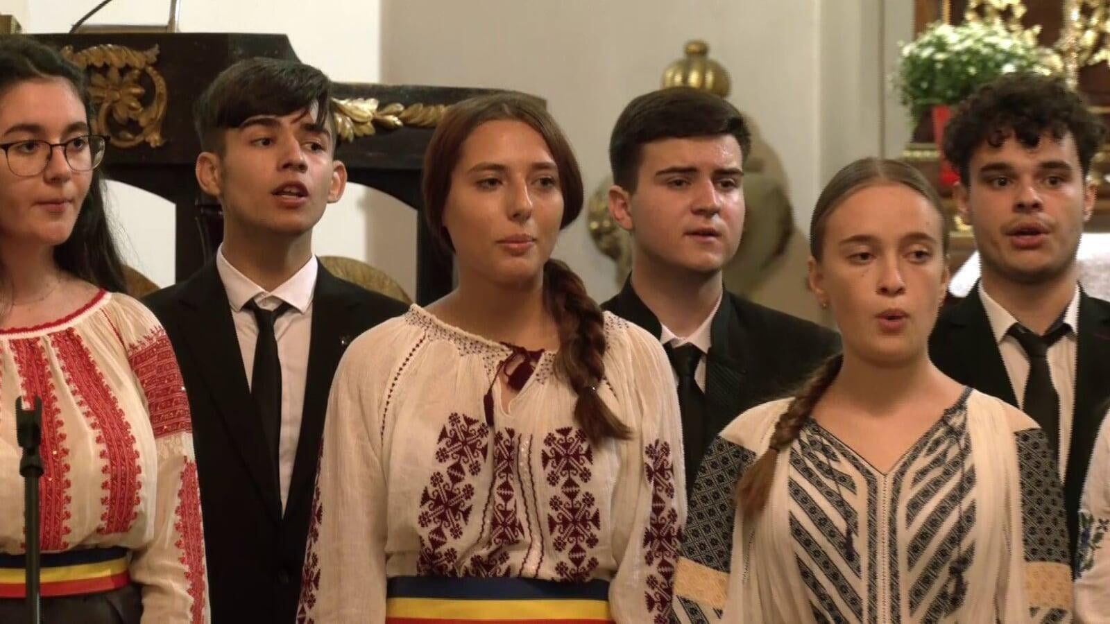 Choir “ORPHEUS” from Romania Conductor: Loredana Buliga