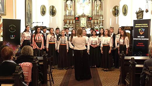 Choir “ORPHEUS” from Romania Conductor: Loredana Buliga